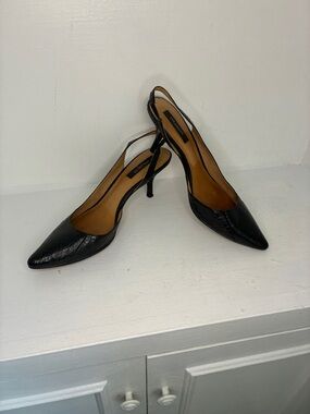 Ann Taylor black snakeskin-embossed slingback kitten heels sz.9